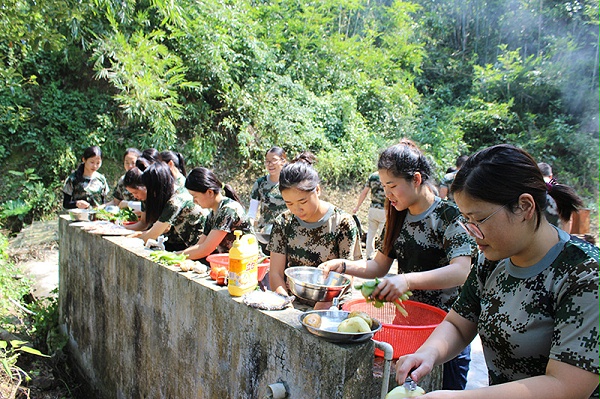 九游(中国)家具团队户外拓展训练
