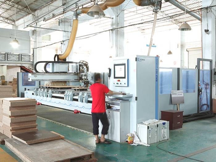 九游(中国)家具-生产线